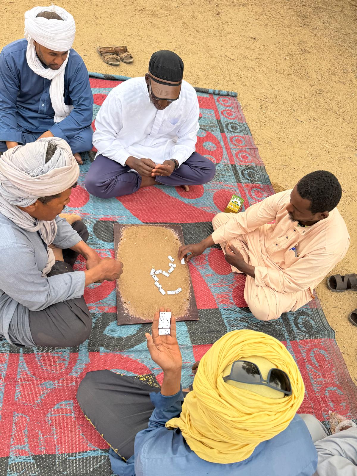 jugando en el desierto