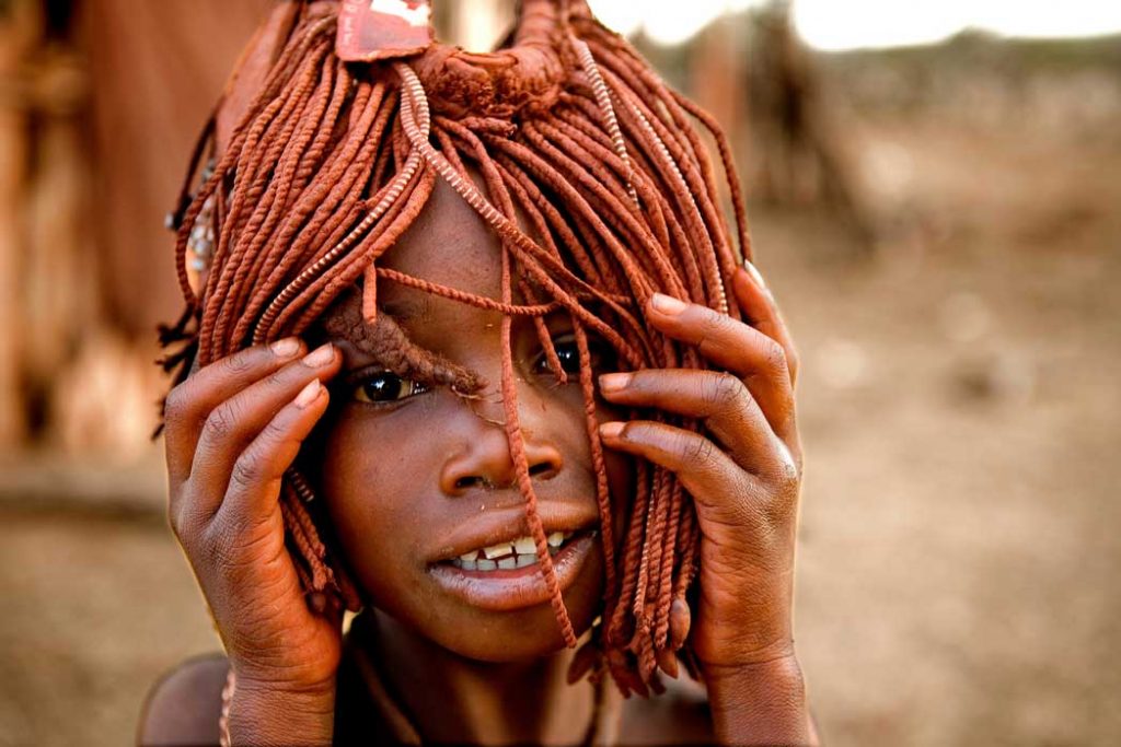 niña himba
